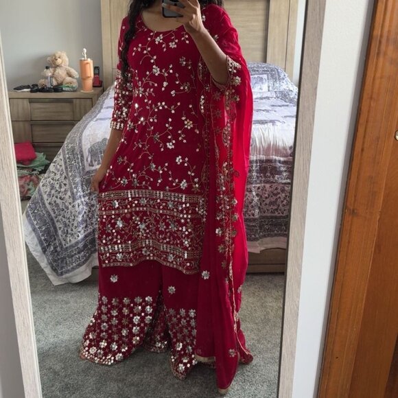 Pink Palazzo - Picture 2 of 5